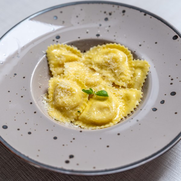 Ravioli parmigiano reggiano z truflą